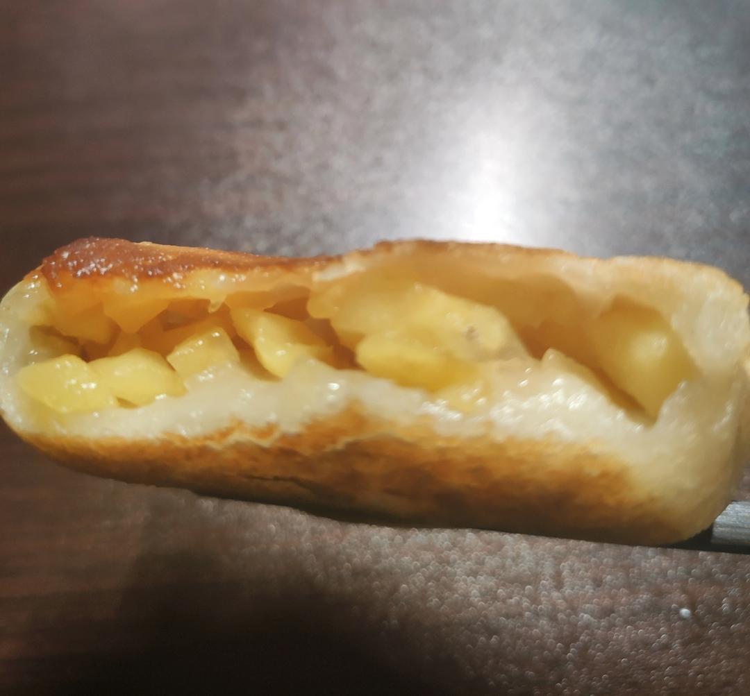 一个苹果  一碗糯米粉  这么做软糯香甜  好吃极了  带馅的苹果糯米饼