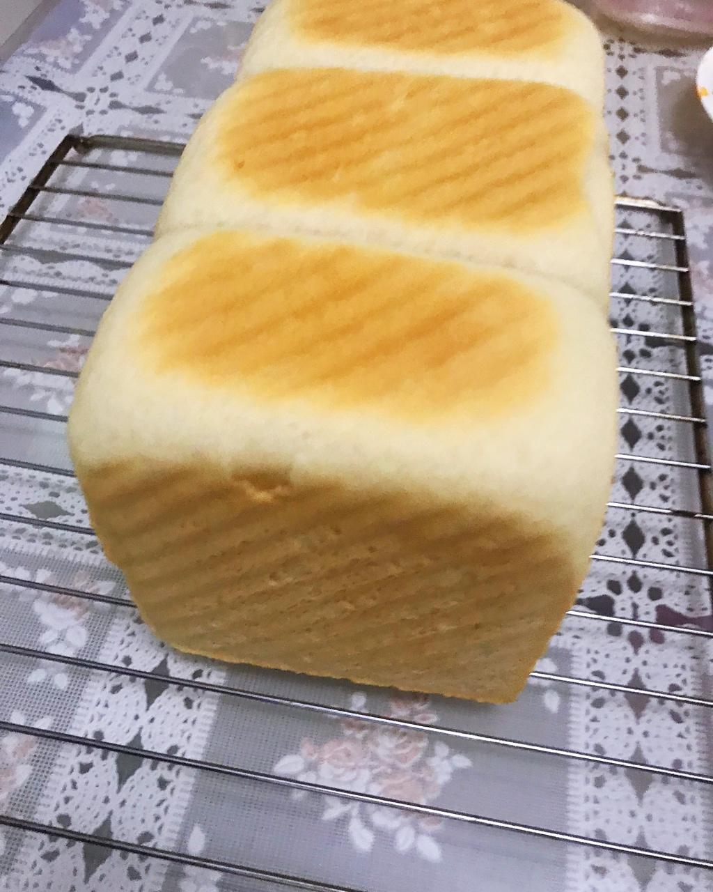 手撕鲜奶蛋白吐司