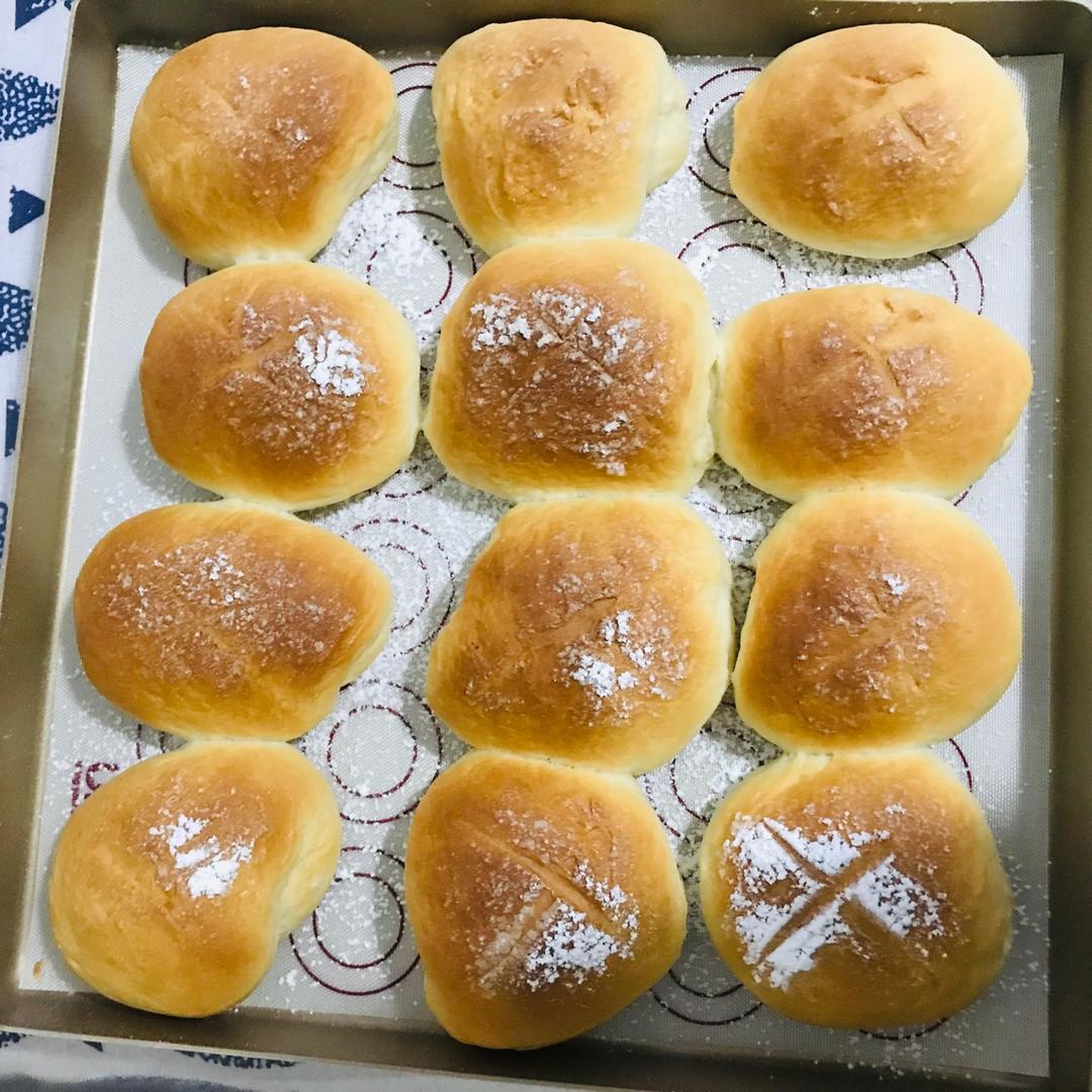 软到没朋友的牛奶小餐包