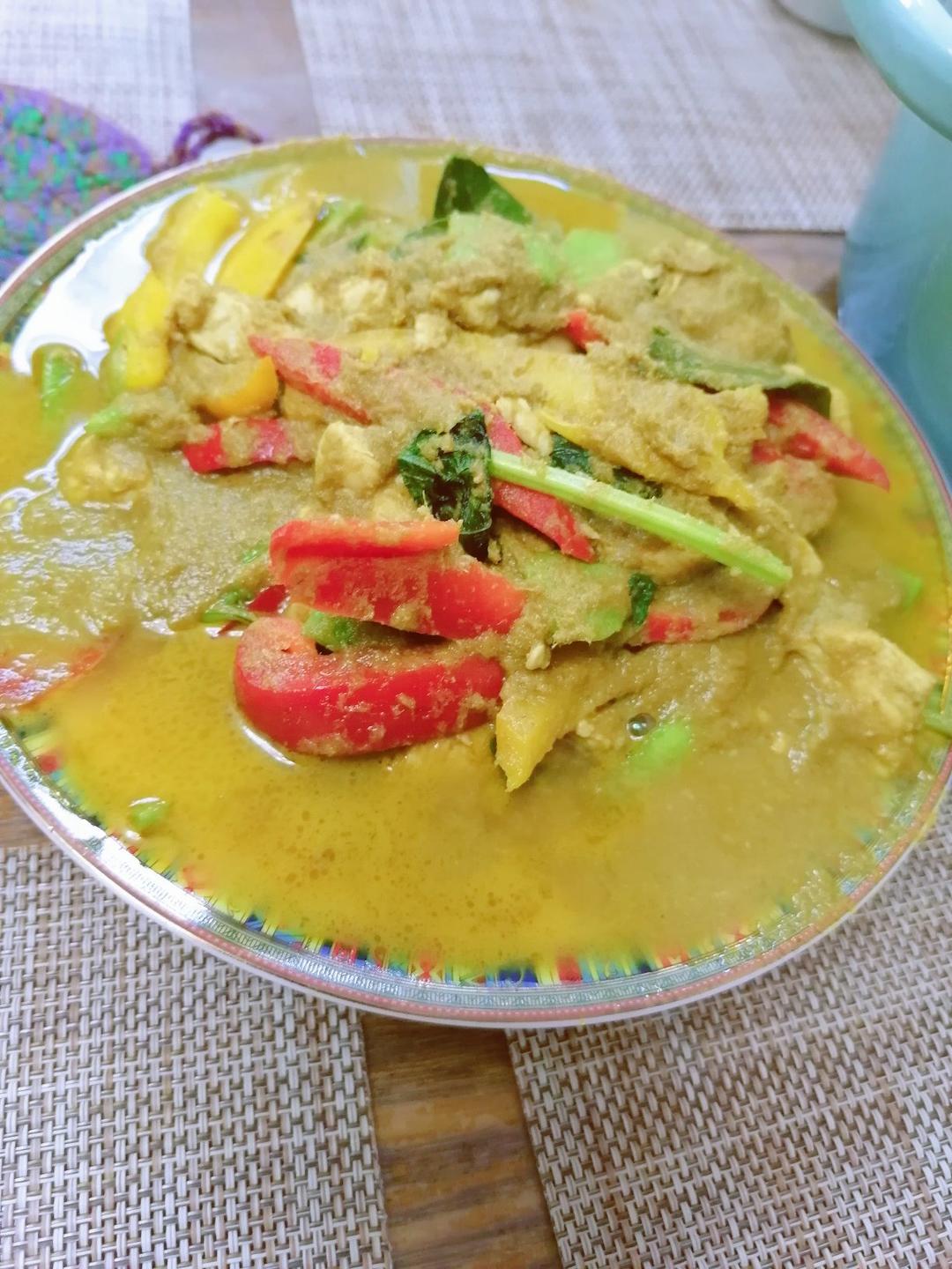 泰国菜的经典～绿咖喱鸡肉