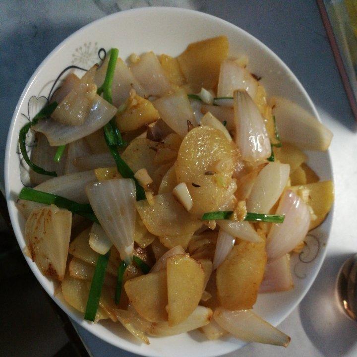 边吃边流泪的「孜然土豆片」