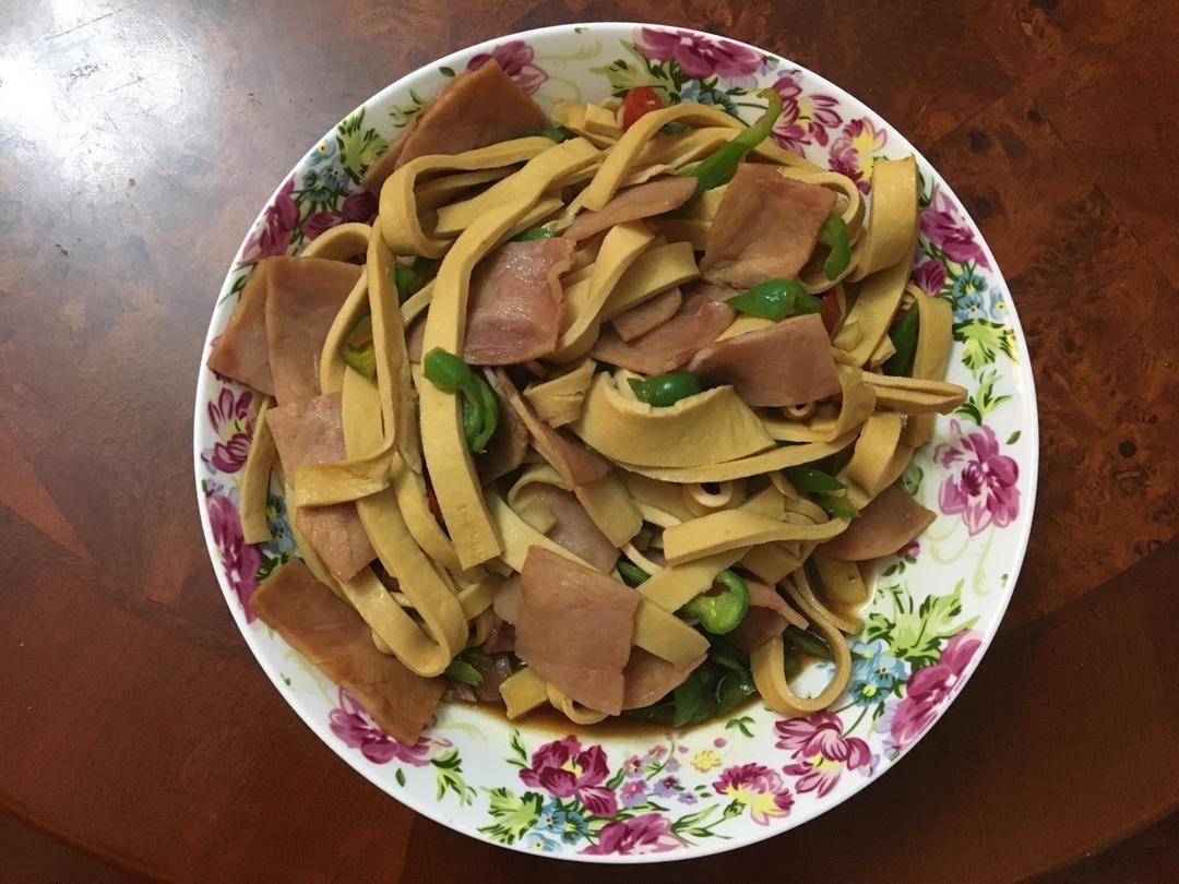 青椒炒豆皮