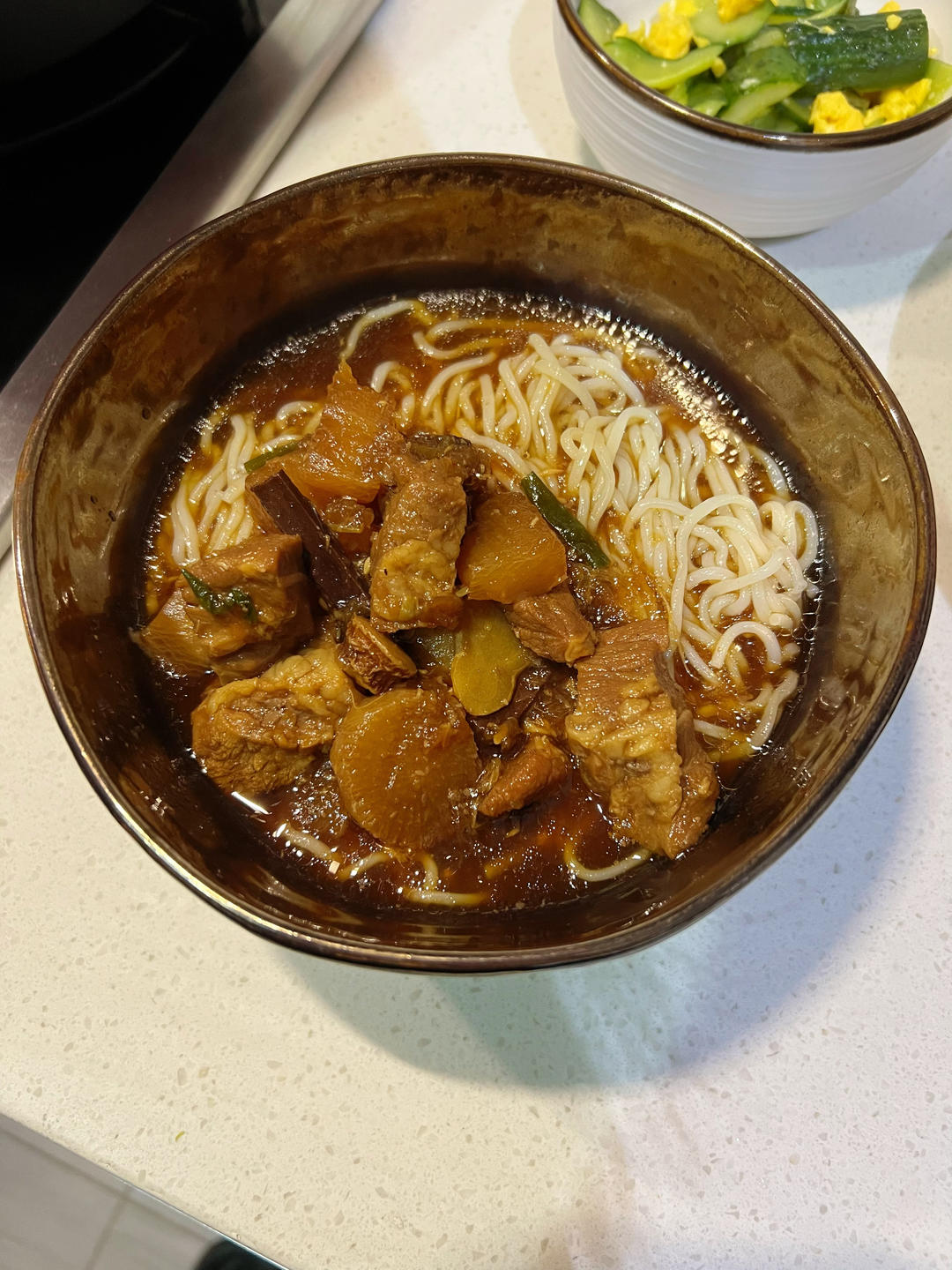 萝卜焖牛腩 （好吃得可以摆摊了）