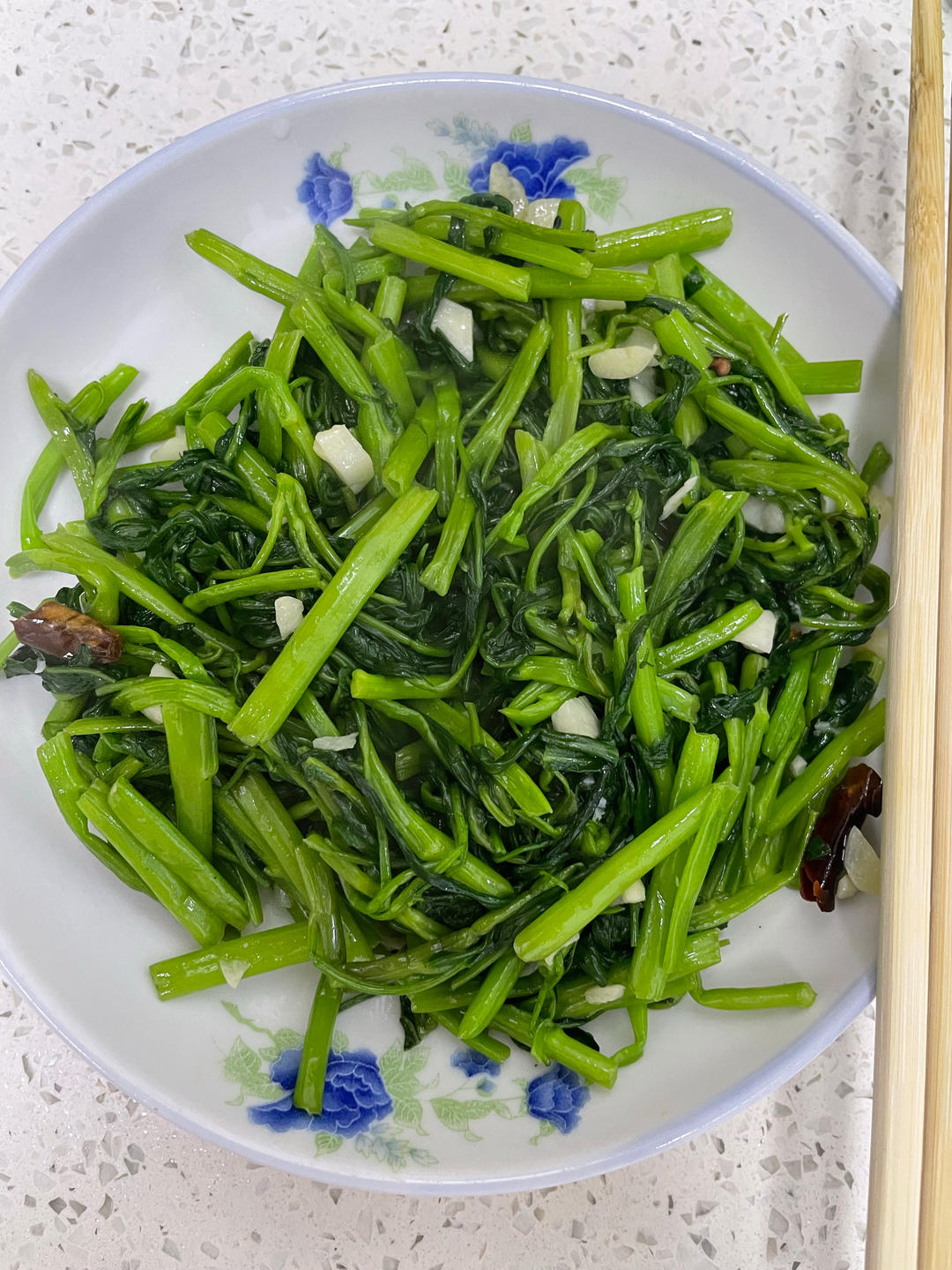 素炒空心菜。
