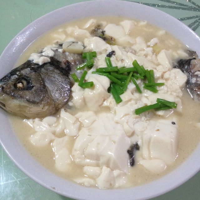 鲫鱼豆腐汤