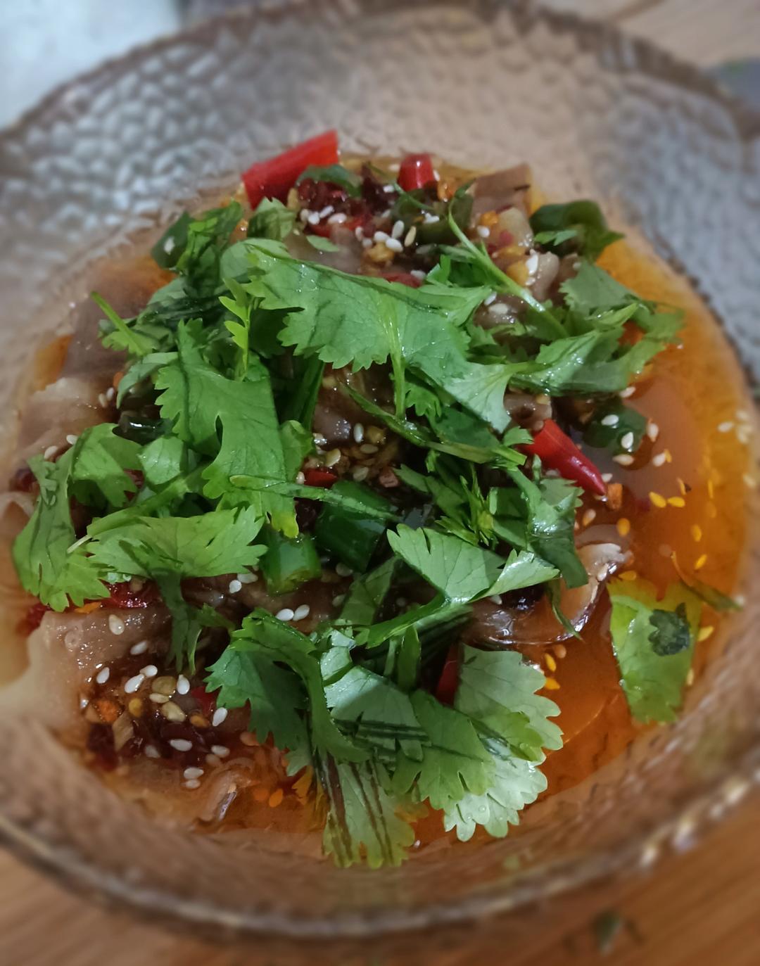 好吃到转圈圈～酸辣过瘾超下饭的香菜拌肥牛