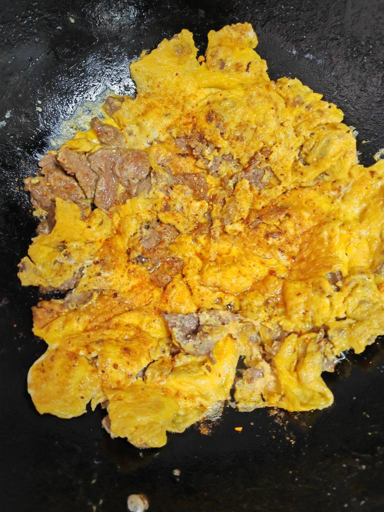 滑蛋牛肉，牛肉滑嫩，鸡蛋松软