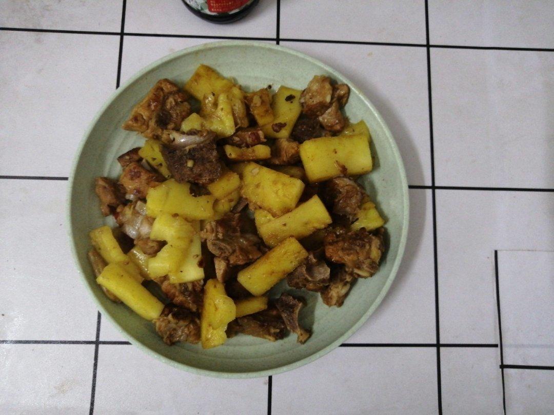 菠萝炒排骨
