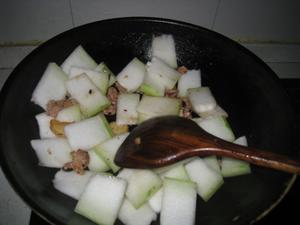 豆豉肉片烧冬瓜的做法 步骤4