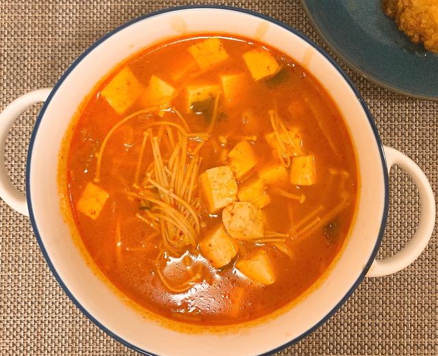 韩式辣白菜豆腐汤（巨好喝开胃）的做法