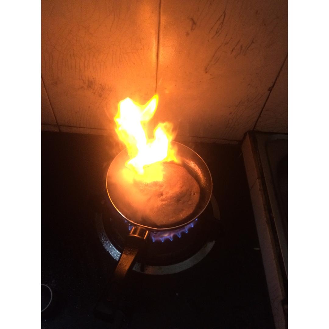 四分钟煎好一块鲜嫩多汁的牛排