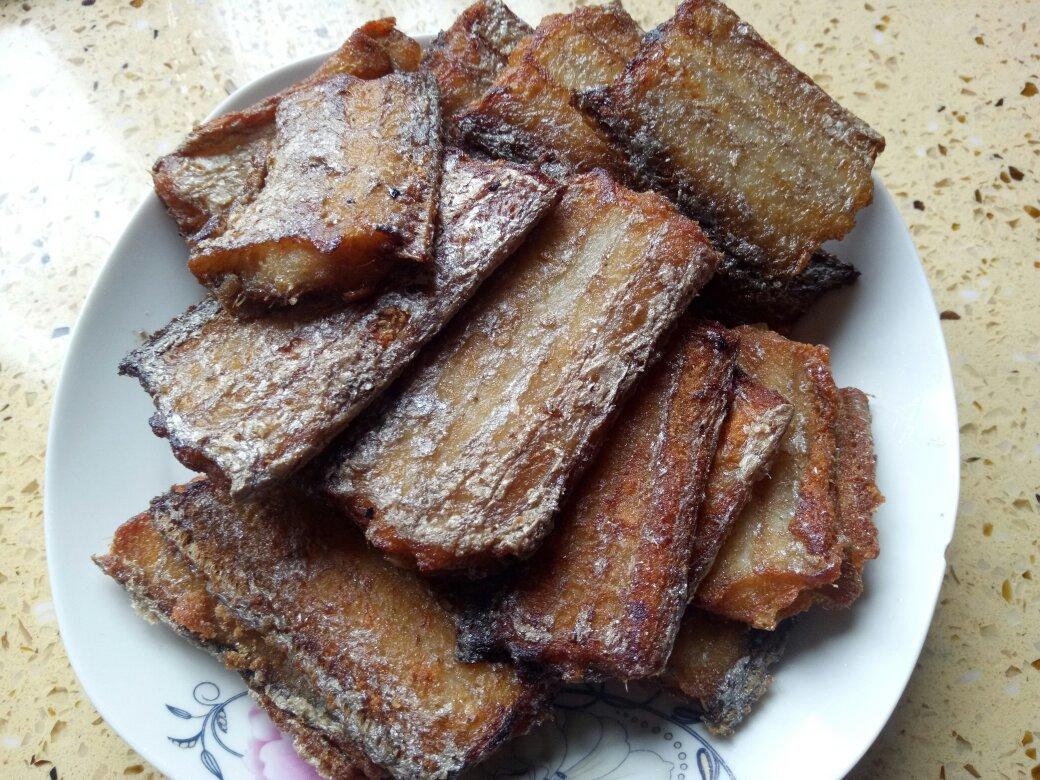 香煎带鱼（不裹粉不易烂的技巧）