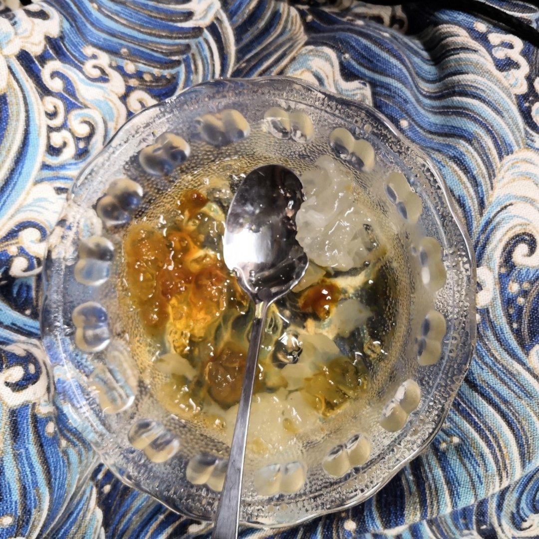 桃胶皂角米雪燕羹