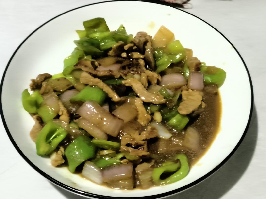 下饭菜：洋葱青椒炒肉片