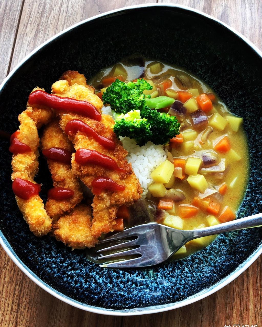 炸鸡排咖喱饭