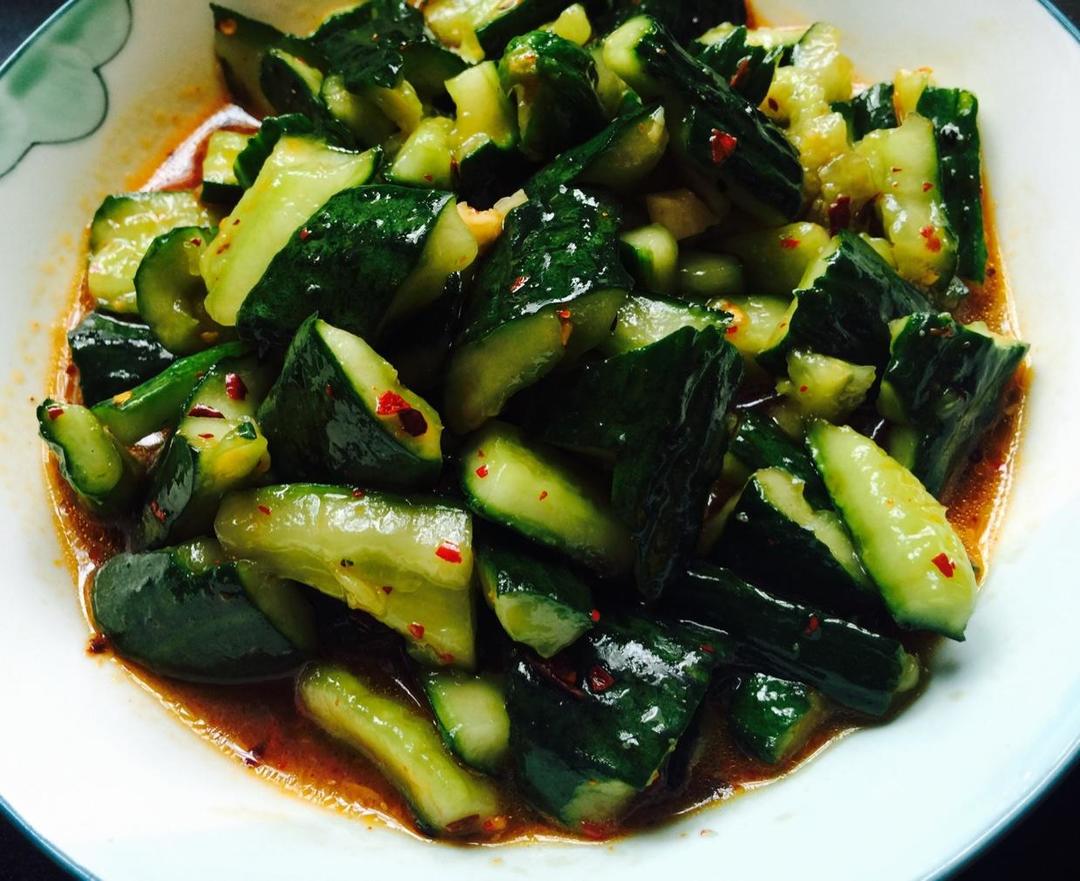 开胃小菜：油泼黄瓜（酸辣甜咸鲜）