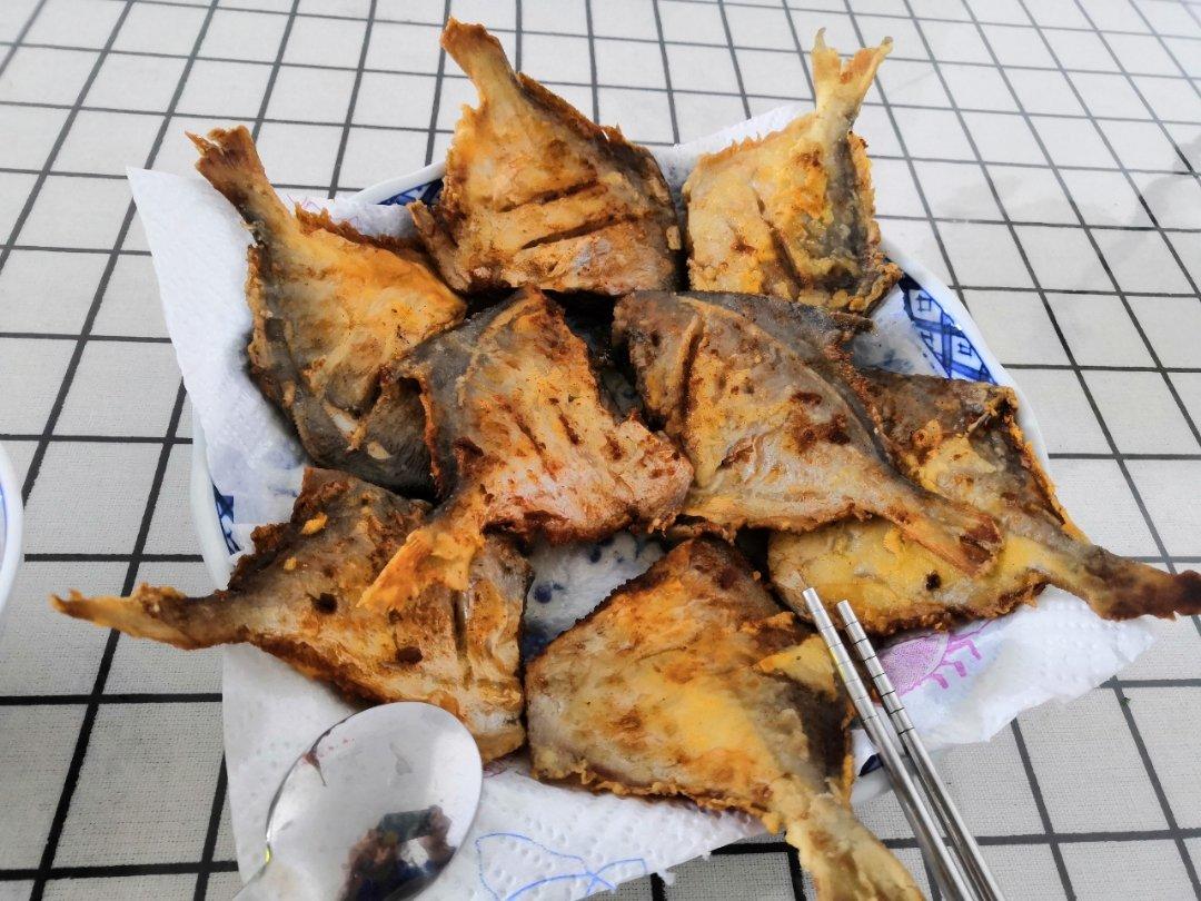 干煎椒盐鲳鱼