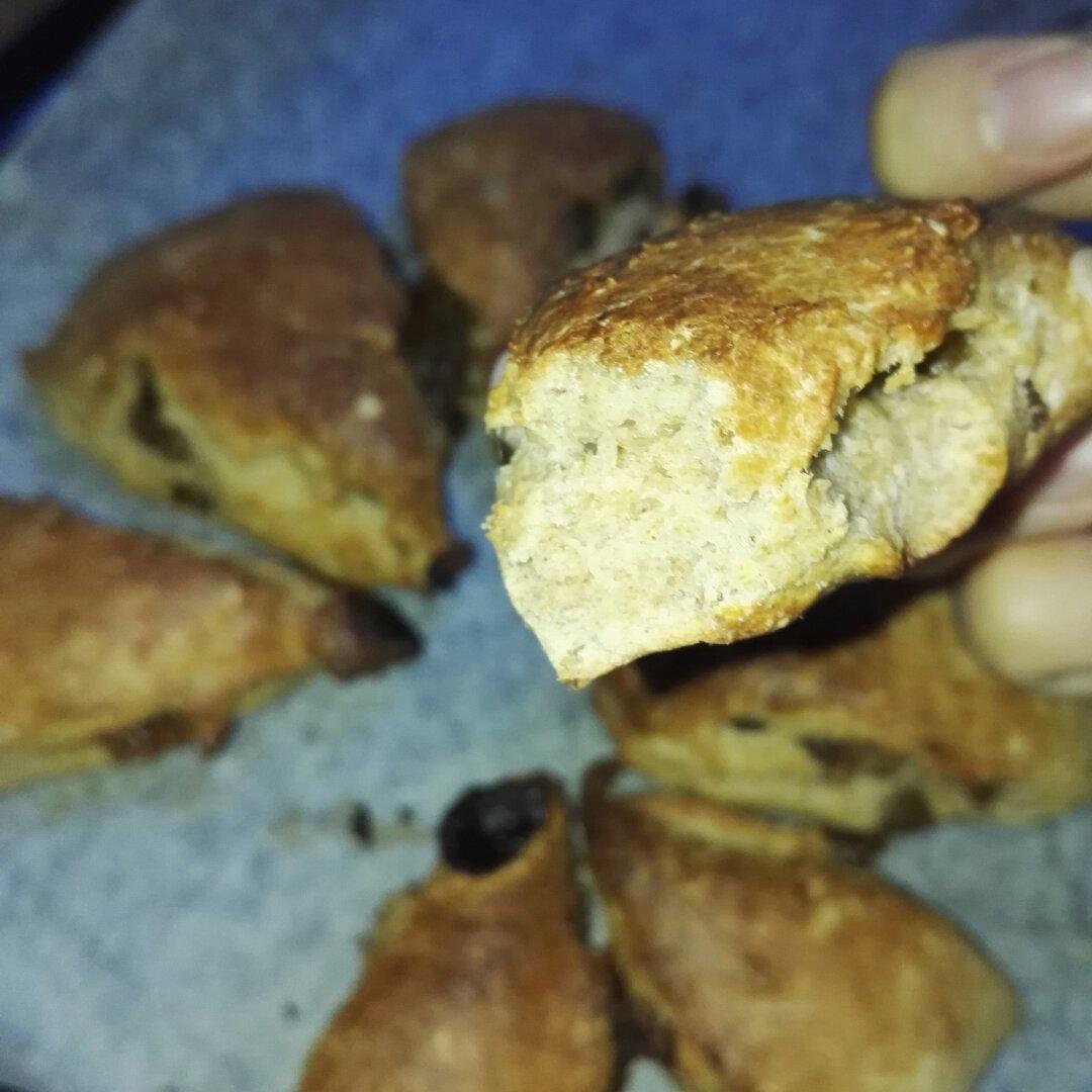 全麦葡萄干黑麻司康