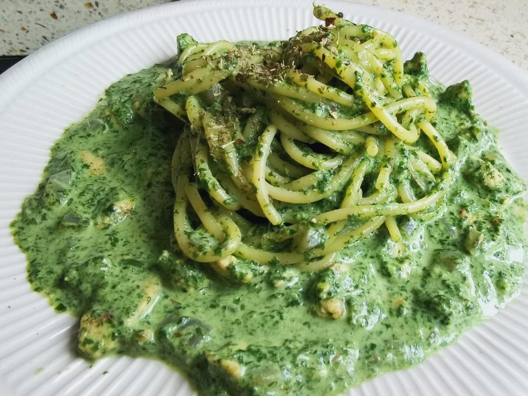 鸡肉青酱意面的做法