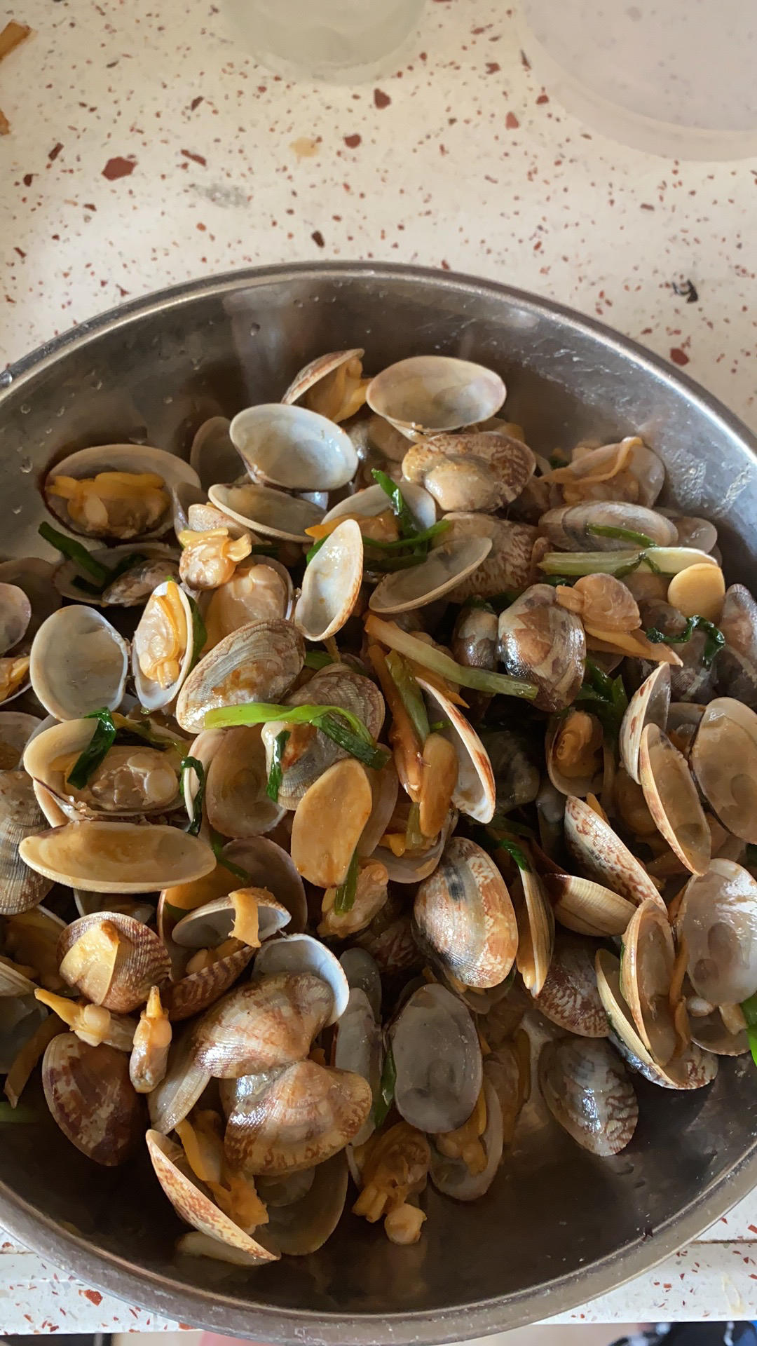 爆炒花甲（保留鲜味，不焯水的做法）