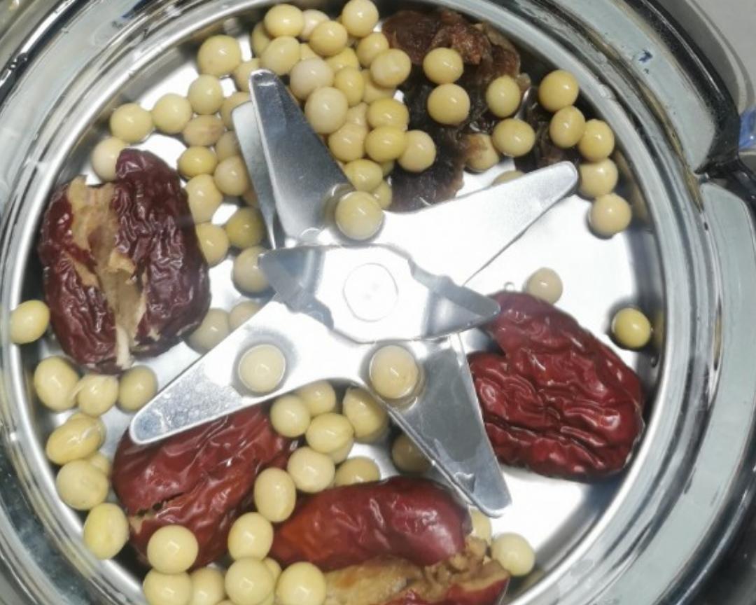 红枣桂圆豆浆的做法