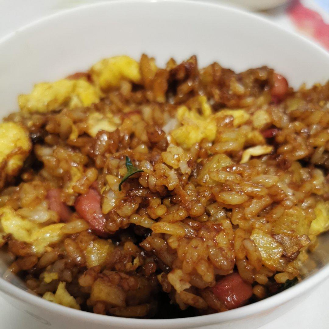 邻居抢着来我家吃土豆香肠炒饭，原来这么香！