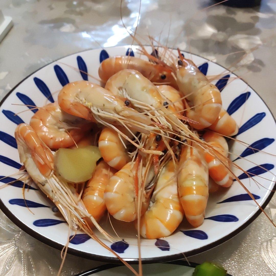 带着膏的罗氏虾，白灼最好吃