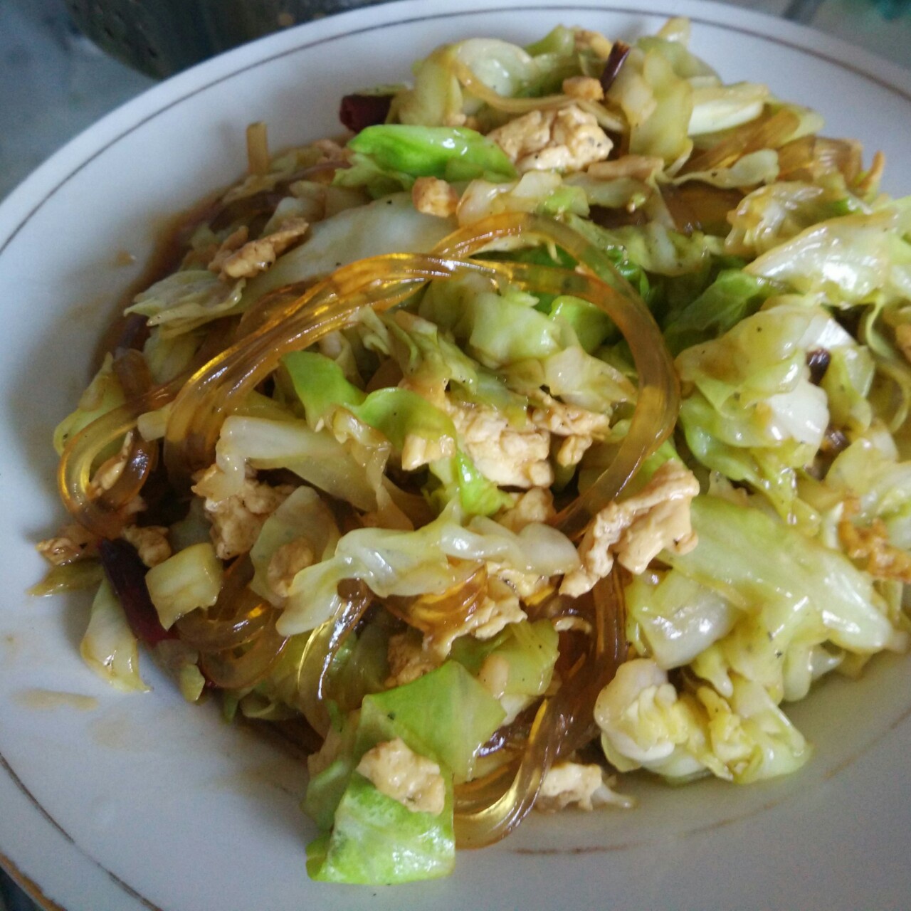 包菜粉丝炒鸡蛋