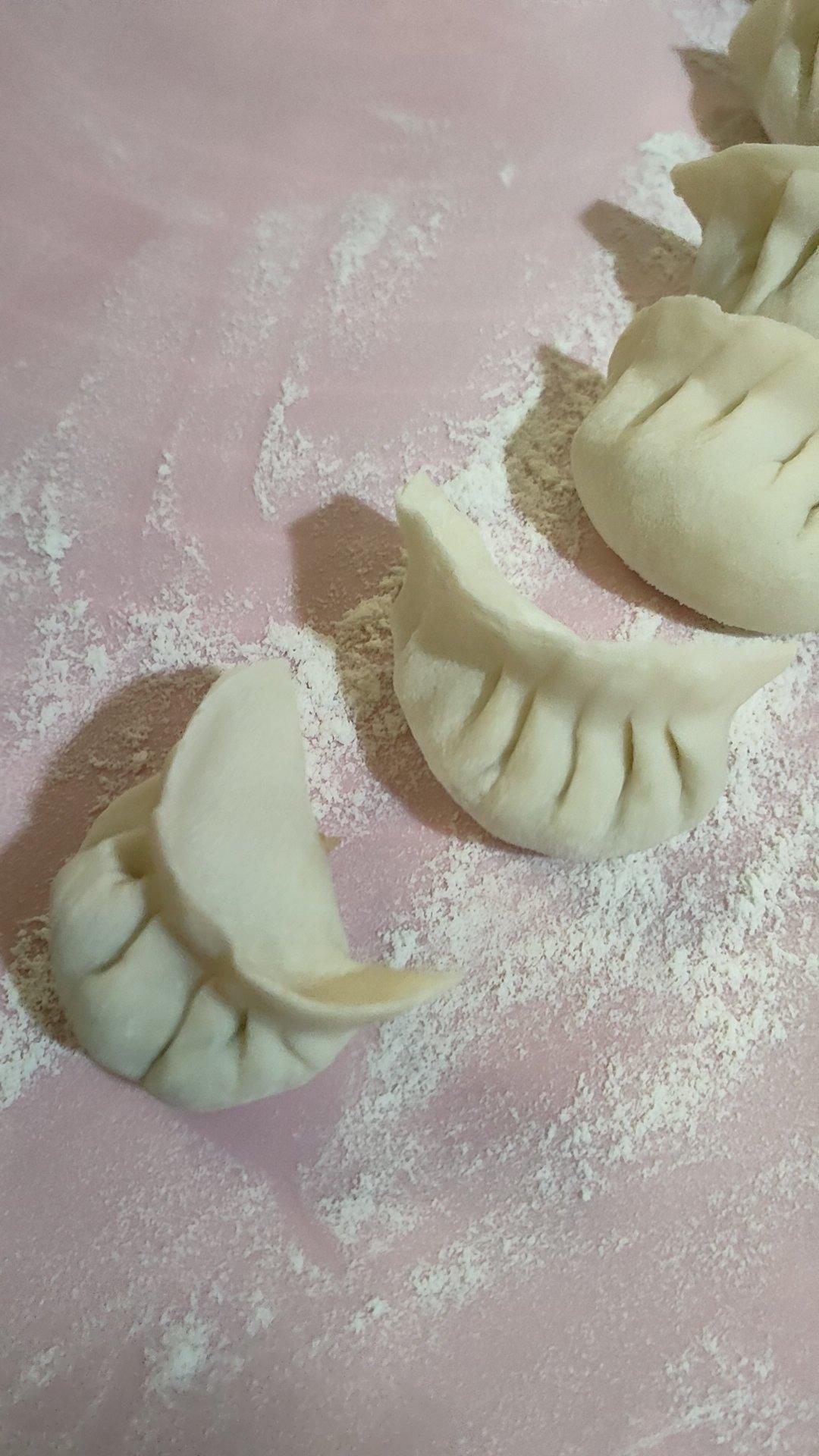 肉太贵了，还是吃素饺子吧🤣