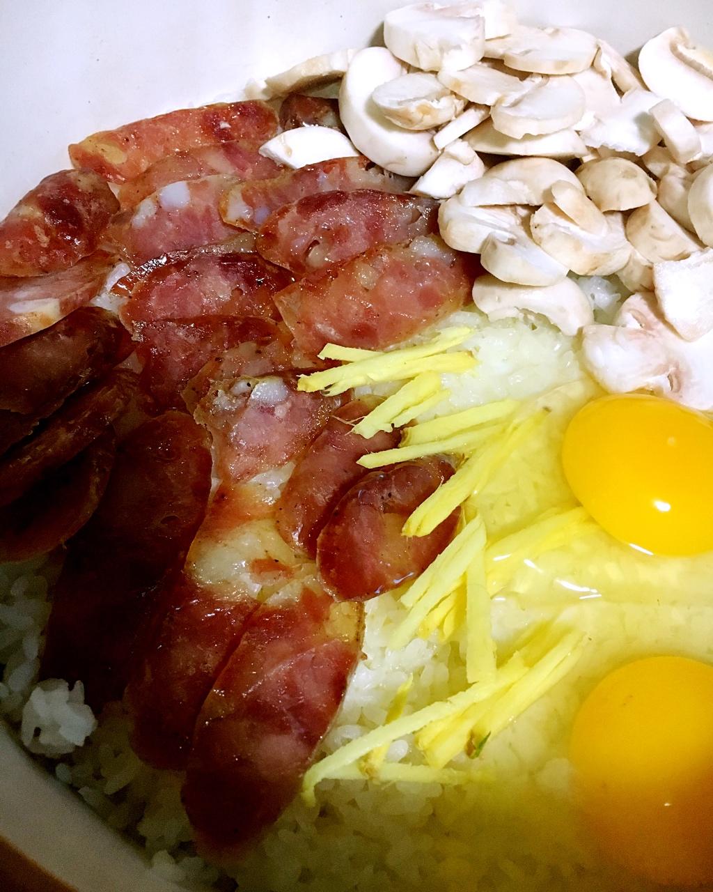 广式腊味煲仔饭