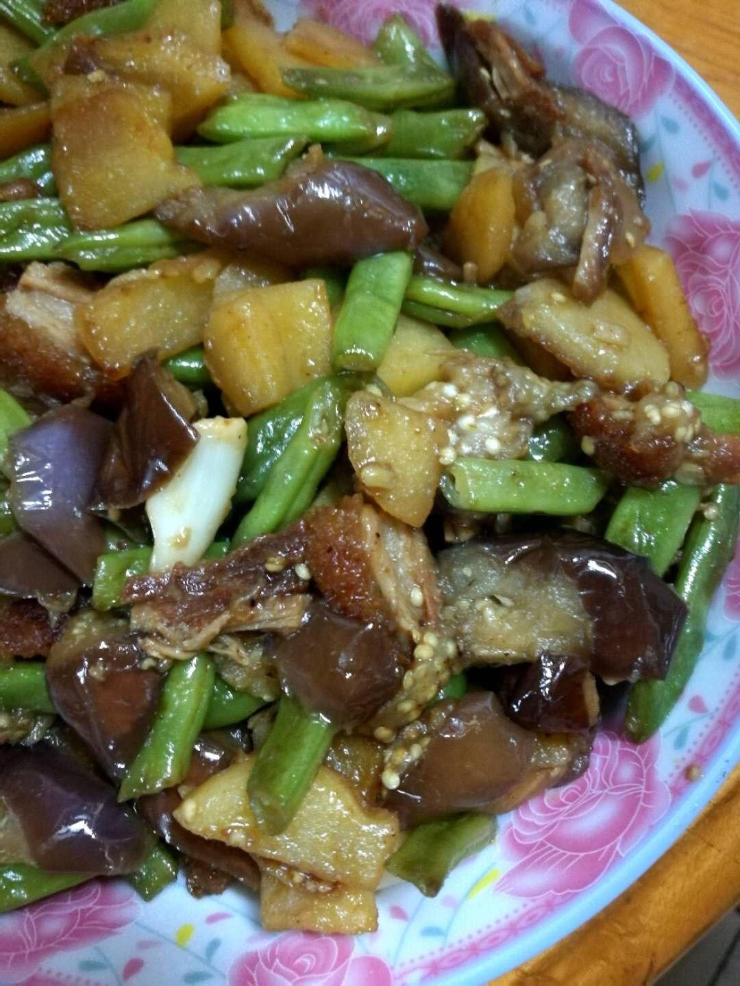 土豆茄子炖豆角