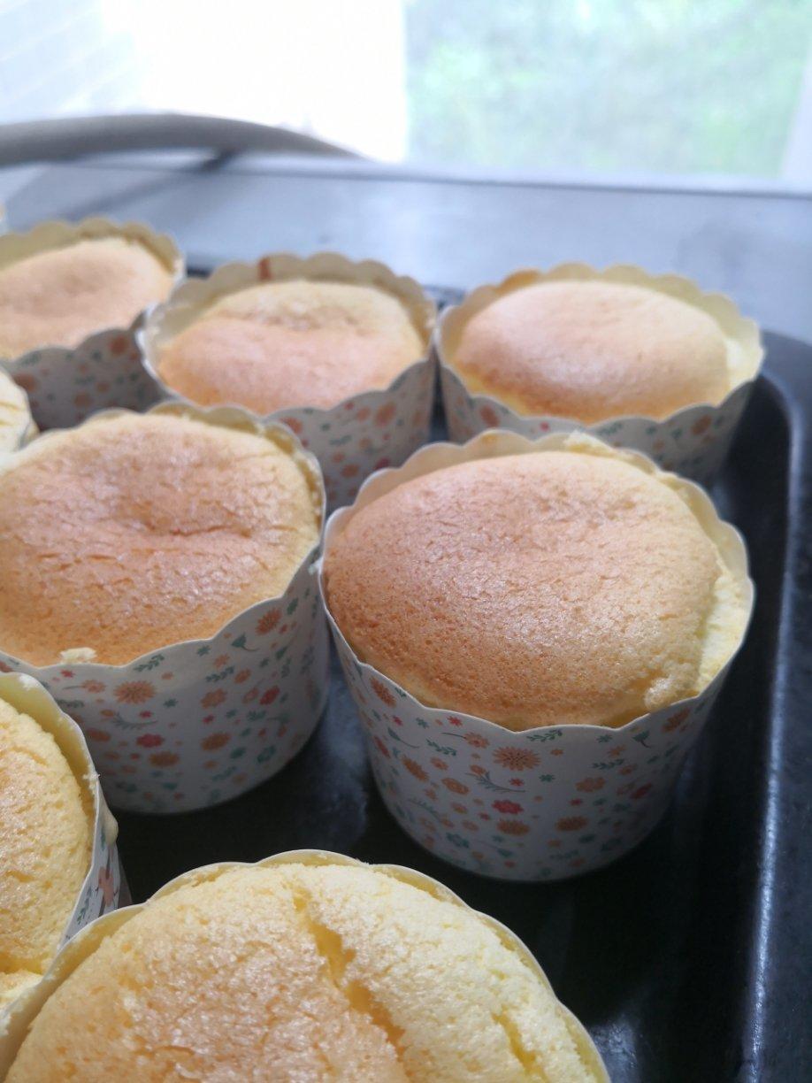 不回缩不开裂的炼乳小蛋糕