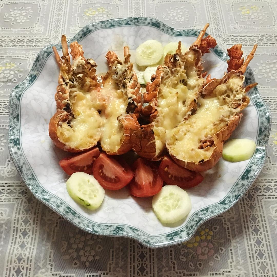 蒜蓉芝士焗波士顿龙虾