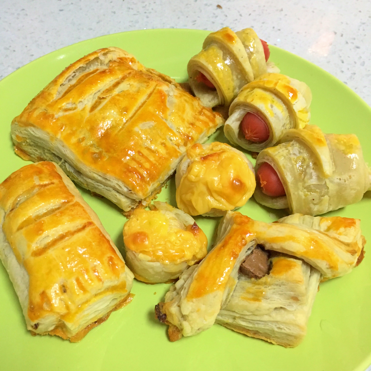 飞饼拯救世界：飞饼香肠卷卷儿