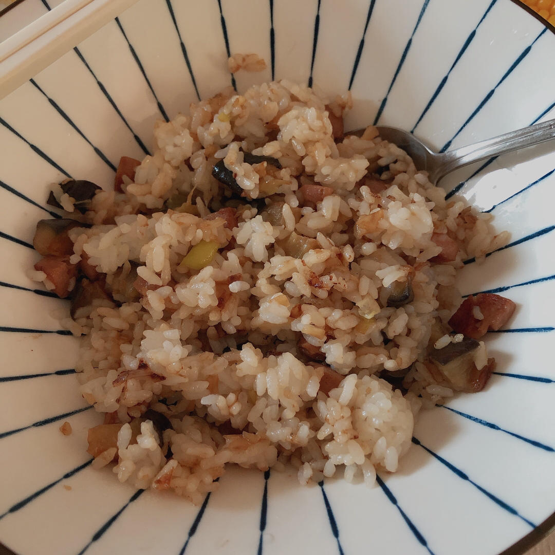 香喷喷咸鲜茄子炒饭