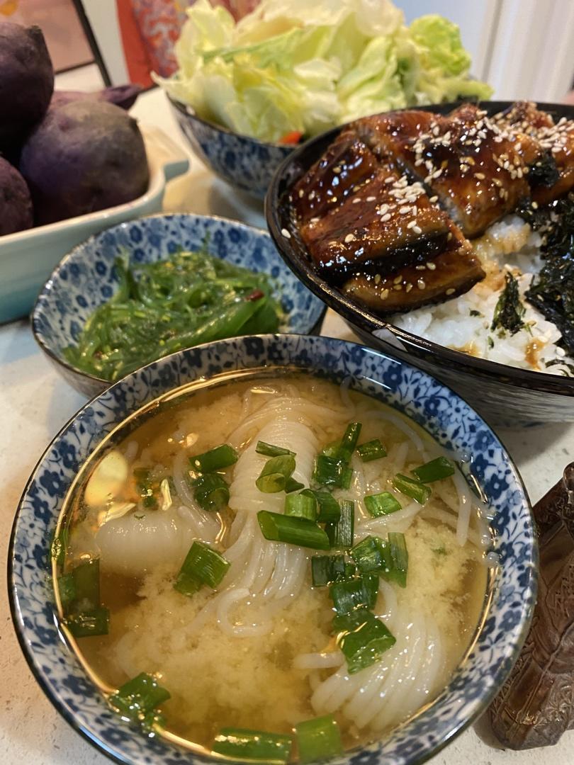 蒲烧鳗鱼饭
