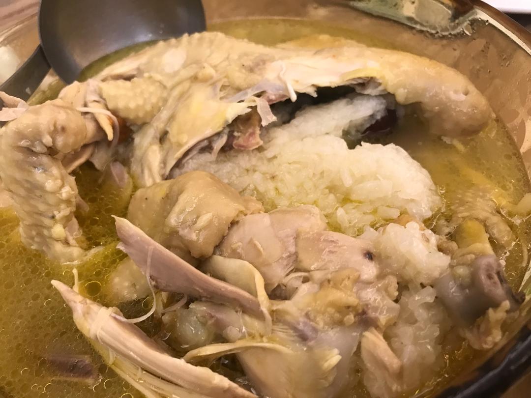 过节炖只人参鸡喝汤