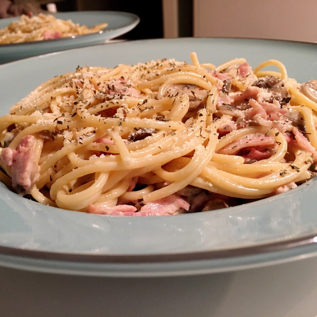 白蘑菇奶油培根意面