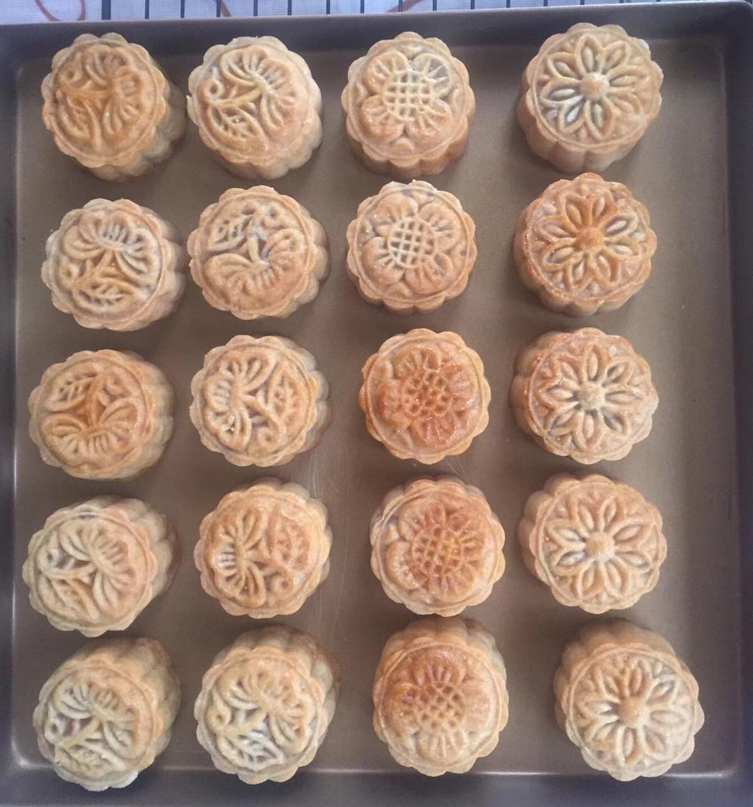 广式月饼——蛋黄莲蓉月饼