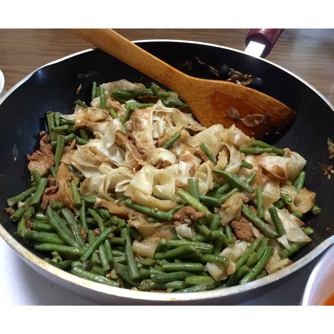 贇了又贇做的炒饼肉丝豆角版