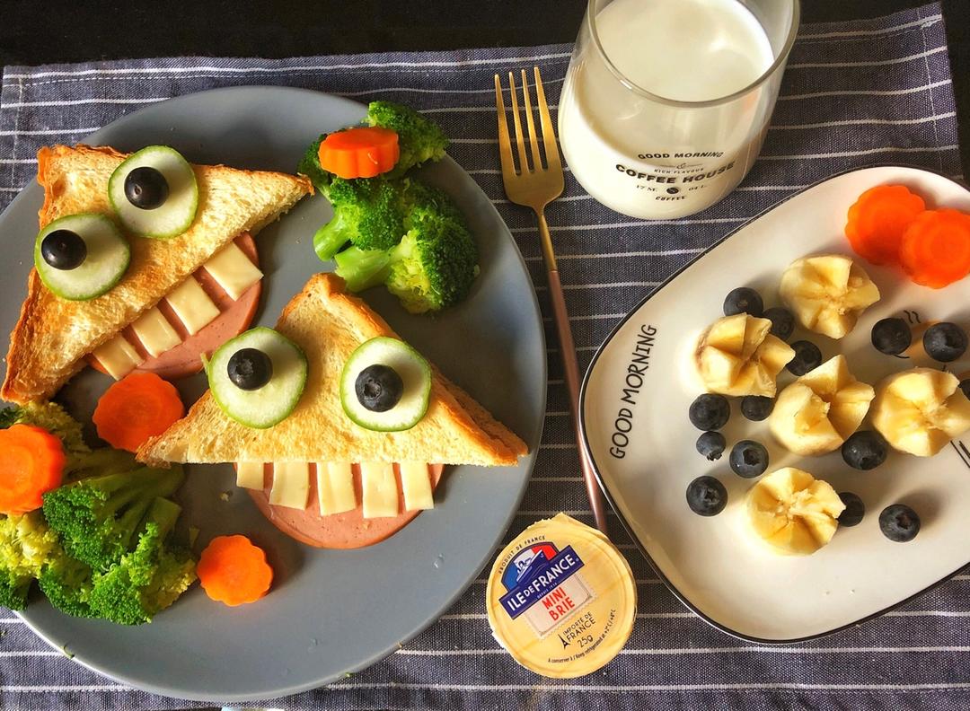 会吐舌头的大牙怪三明治