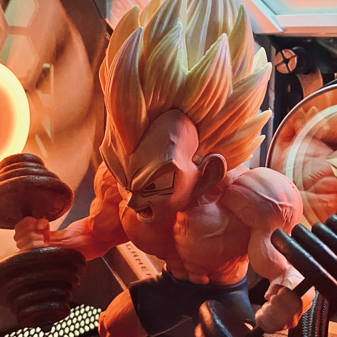 在海上行驶的列车