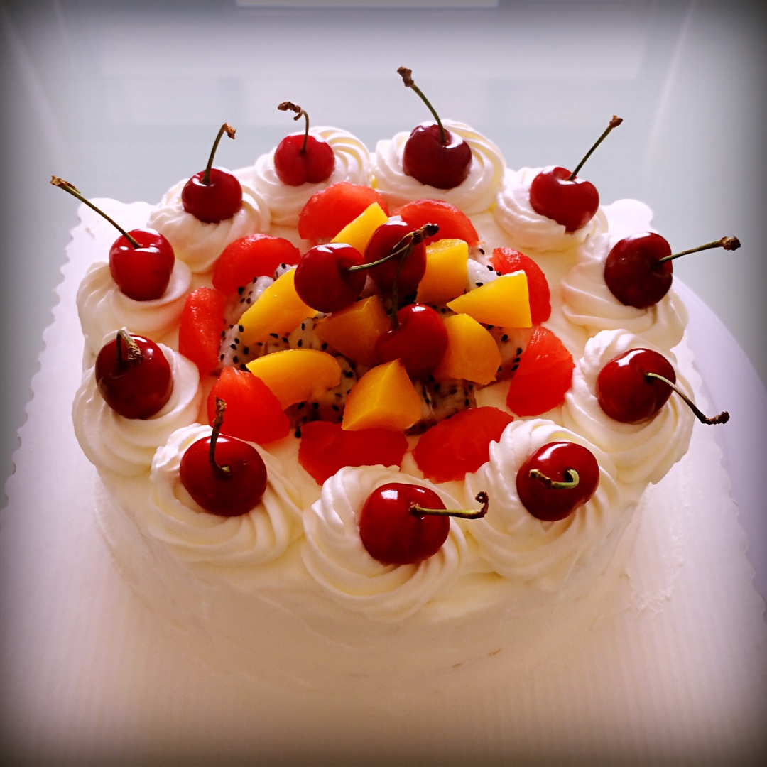 幸福满满ry做的樱桃奶油蛋糕