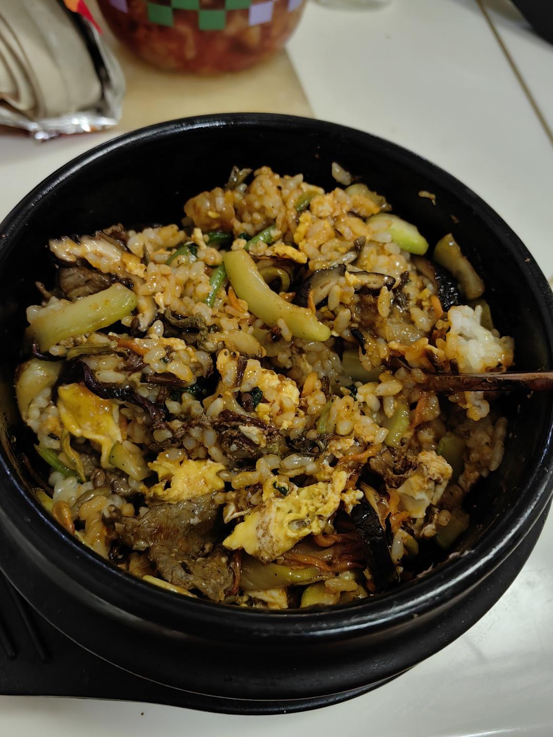 牛肉石锅拌饭