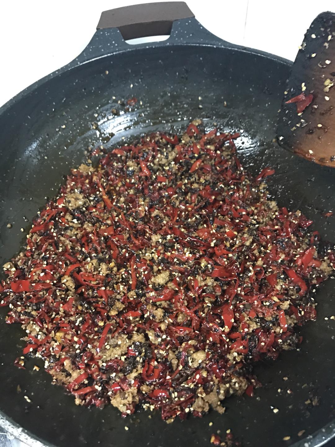 野蘑菇牛肉辣椒酱的做法