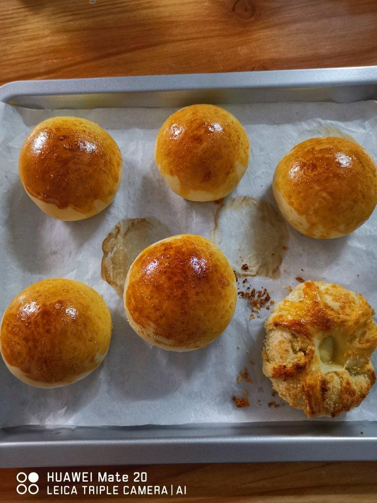 巨满足的肉松面包