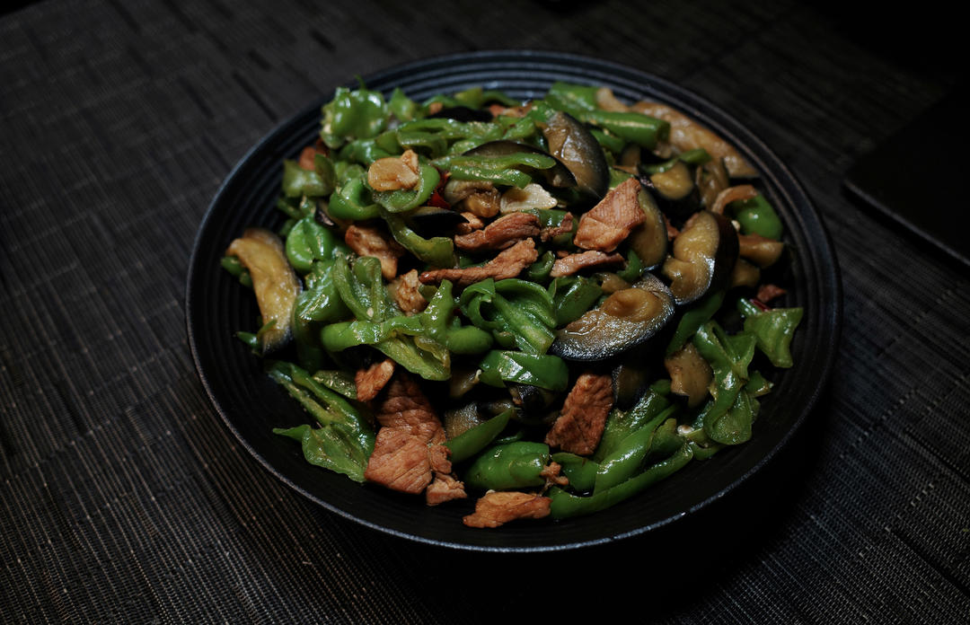 我给你做 茄子青椒炒肉吃好不好啊-19