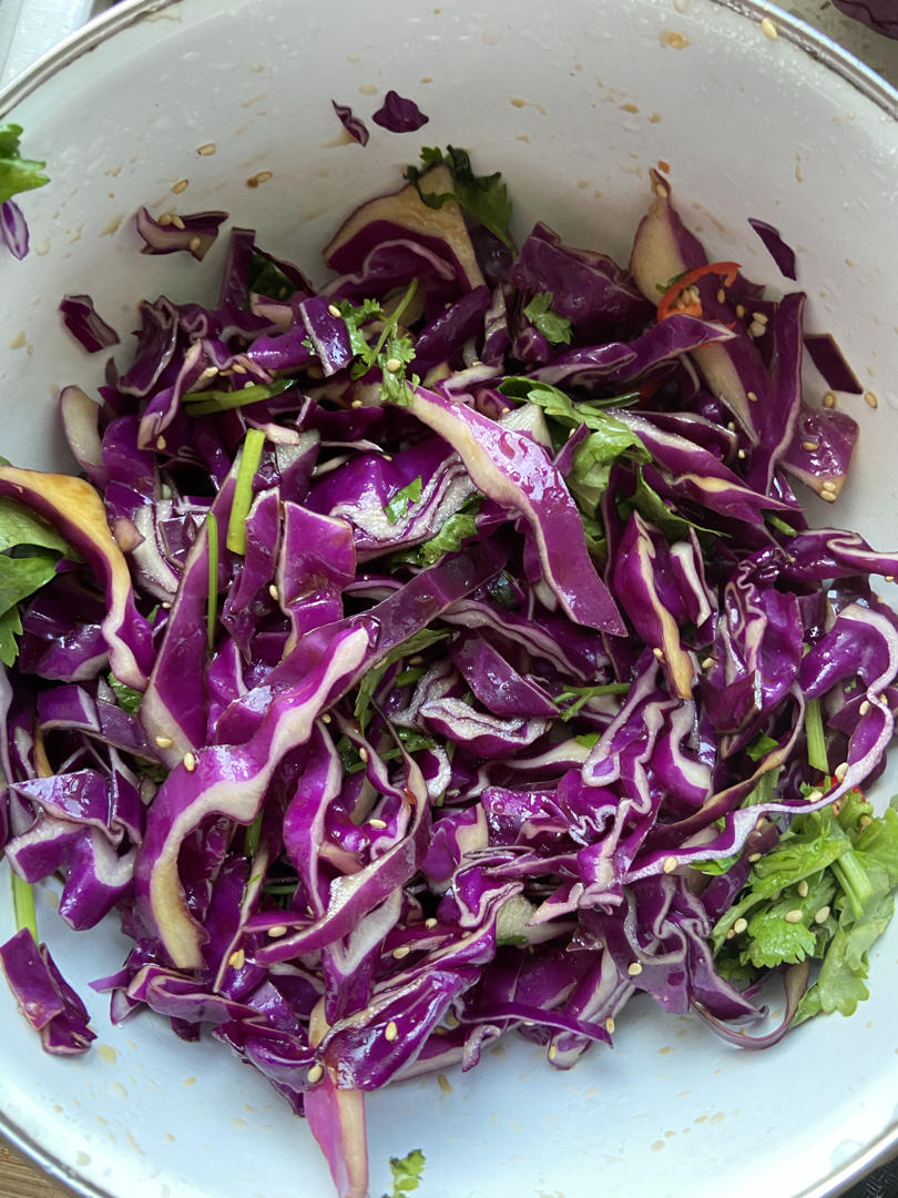 小手冰凉7做的越吃越年轻的凉拌紫甘蓝越吃越年轻的凉拌紫甘蓝沙拉