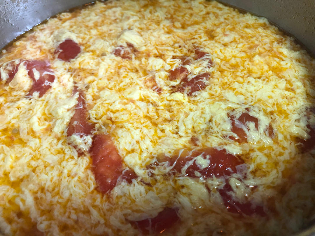 妈妈做的西红柿蛋花汤，味道老嗲！