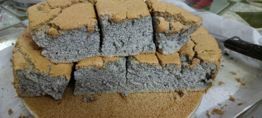 超浓郁柔软细腻的黑芝麻戚风蛋糕🎂（内附详细操作步骤）